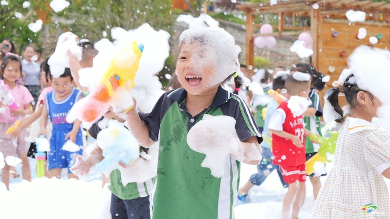 縣第八幼兒園：泡沫之夏 快樂“六一”