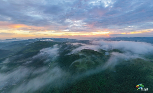 貴州松桃：夏日美景如畫