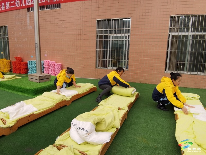 松桃第二幼兒園開展“保教結合，教養(yǎng)并重”保育員技能比賽