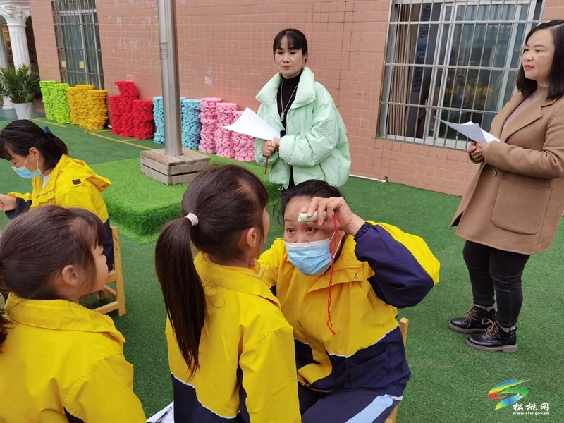 松桃第二幼兒園開展“保教結合，教養(yǎng)并重”保育員技能比賽