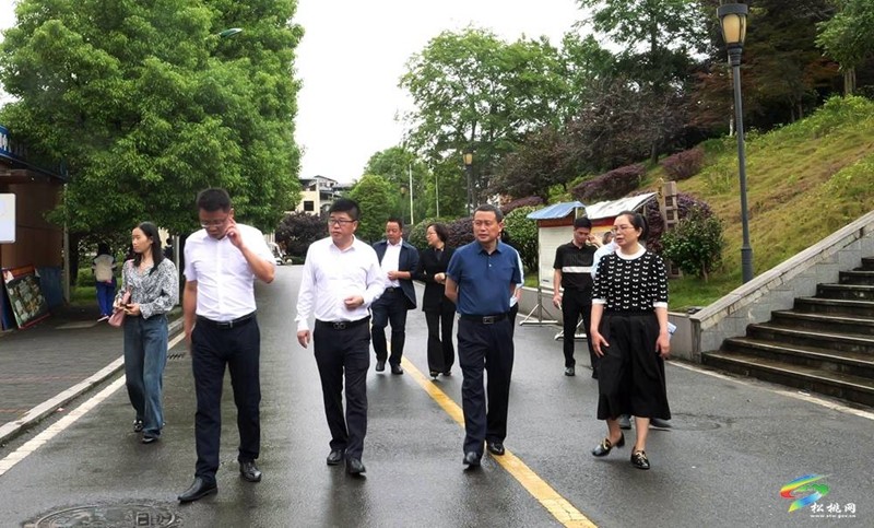 龍群躍巡視全縣2023年高考考點備考情況
