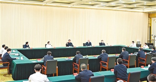 習近平在內蒙古巴彥淖爾考察并主持召開加強荒漠化綜合防治和推進“三北”等重點生態(tài)工程建設座談會時強調