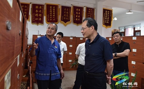 省人大常委會執(zhí)法檢查組來我縣開展中醫(yī)藥“一法一條例”執(zhí)法檢查
