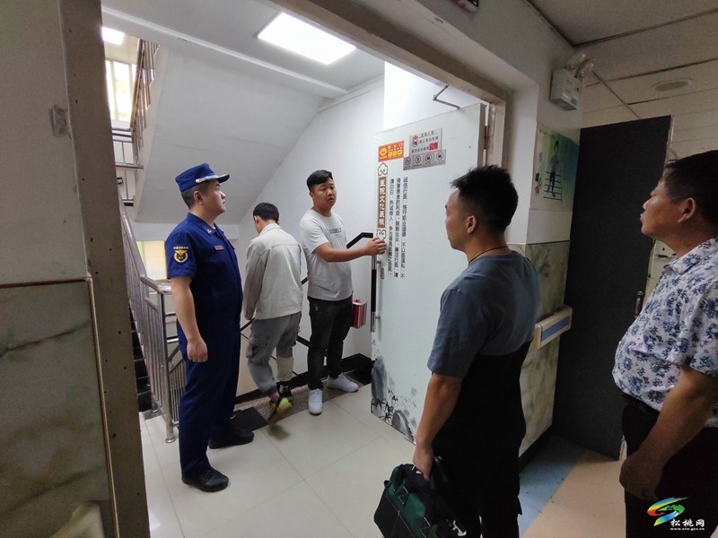 銅仁市消防安全重大隱患專項整治工作組深入松桃開展醫(yī)療衛(wèi)生機構檢查