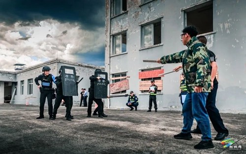 第一名!松桃代表隊(duì)在全市特巡警警務(wù)實(shí)戰(zhàn)練兵考核中再創(chuàng)佳績(jī)