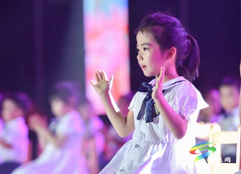 畢業(yè)啦！松桃實(shí)驗(yàn)幼兒園舉行畢業(yè)晚會