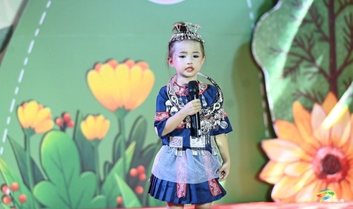 松桃第三幼兒園舉辦“星河徜徉、揚(yáng)帆起航”  主題畢業(yè)晚會(huì)