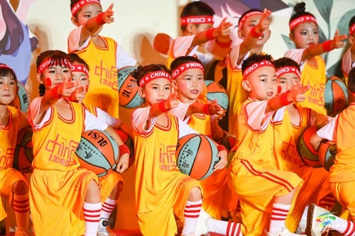 松桃第三幼兒園舉辦“星河徜徉、揚(yáng)帆起航”  主題畢業(yè)晚會(huì)
