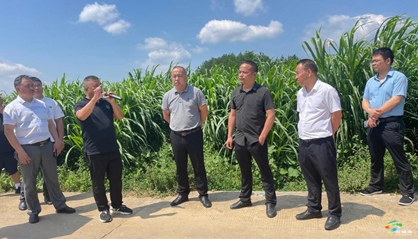 全市2023年動(dòng)物智慧防疫及農(nóng)機(jī)信息化管理現(xiàn)場(chǎng)推進(jìn)會(huì)在松桃召開(kāi)