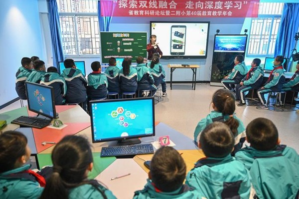建設網(wǎng)絡強國 助力民族復興——以習近平同志為核心的黨中央引領網(wǎng)信事業(yè)發(fā)展述評
