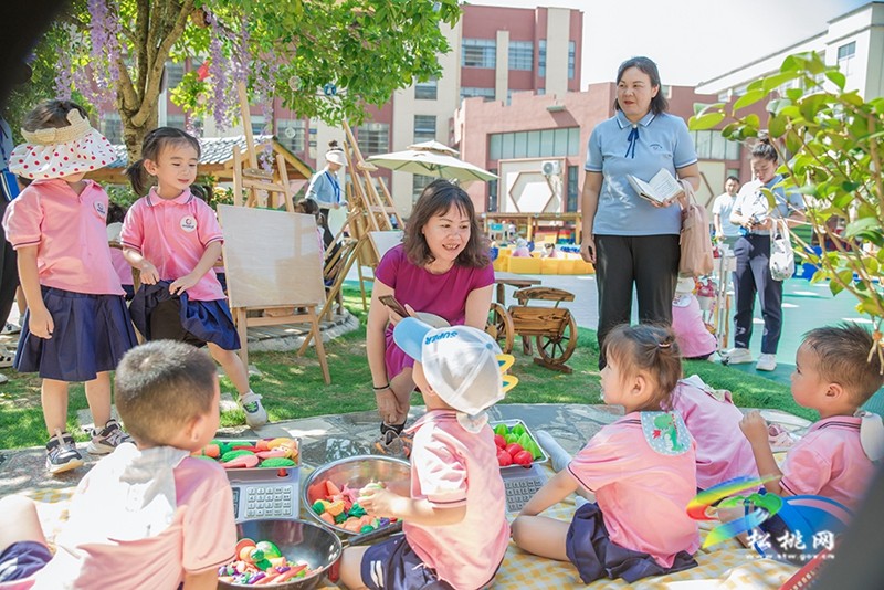 放飛新夢想   ——縣實驗幼兒園迎接省級示范幼兒園復(fù)評升類評估紀(jì)實