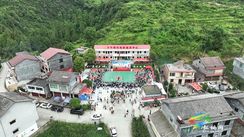 瓦溪鄉(xiāng)舉辦第一屆下午郎蜂糖李采摘節(jié)暨“和美鄉(xiāng)村·生態(tài)瓦溪”杯黔渝邊區(qū)鄉(xiāng)鎮(zhèn)村BA