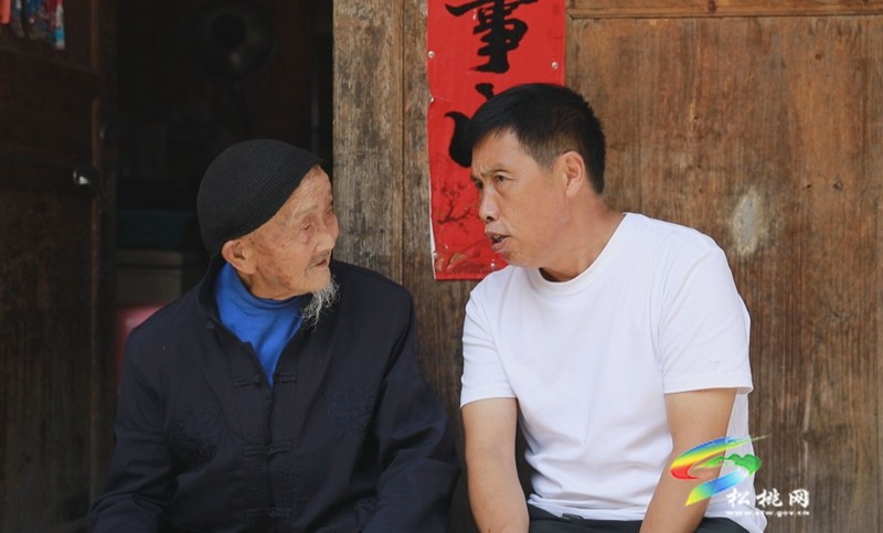 縣政協(xié)到石梁鄉(xiāng)調(diào)研《紅色石梁》編寫工作