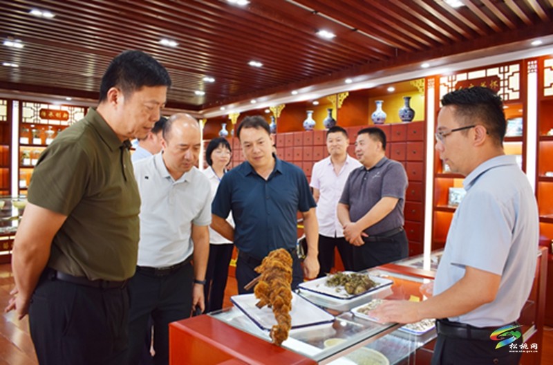 彭水自治縣人大常委會來松考察學(xué)習(xí)