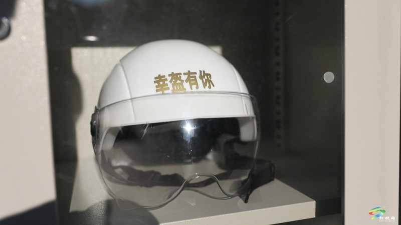 方便！我縣推出“共享頭盔”試點(diǎn) 登記便可免費(fèi)取用