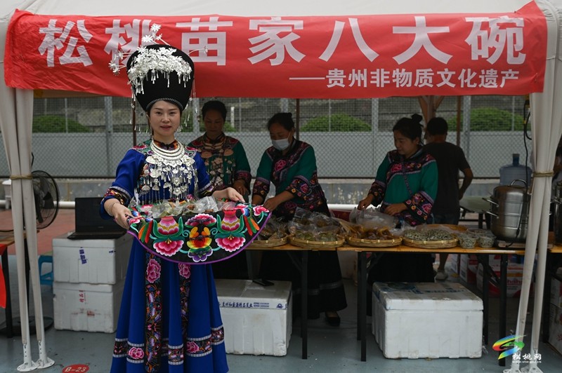松桃鹵鴨子隊(duì)亮相“村超”，現(xiàn)場(chǎng)美圖來(lái)襲～