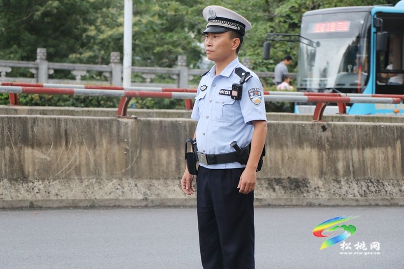 松桃交警大隊(duì)：筑牢校園交通安全?開展校園周邊交通秩序整治行動