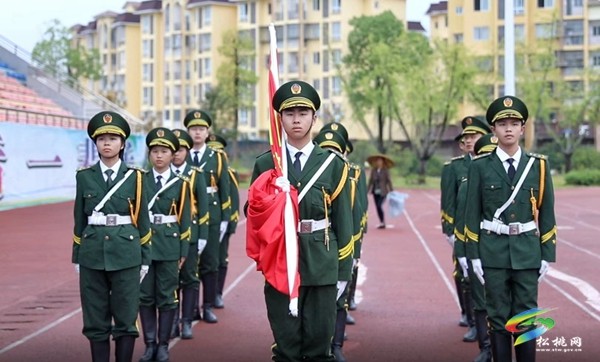 松桃第十屆中小學(xué)籃球三級聯(lián)賽開幕式舉行