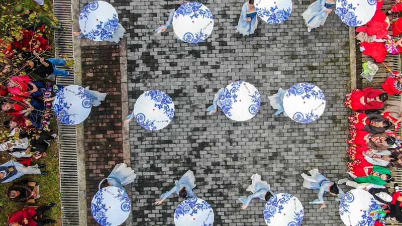 【網(wǎng)絡(luò)中國(guó)節(jié)·重陽(yáng)】縣老年大學(xué)開展“感黨恩、慶重陽(yáng)”文藝演出走進(jìn)敬老院活動(dòng)