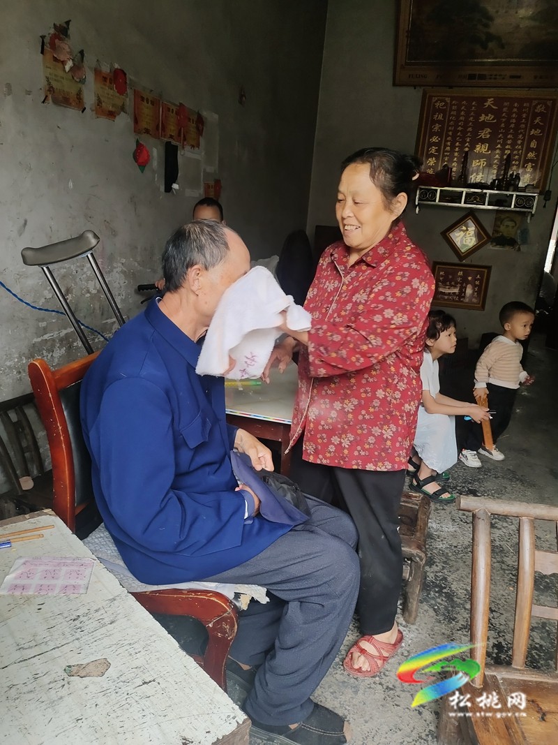 【松桃孝老愛親道德模范展播】李冬仙：雙手撐起一個家