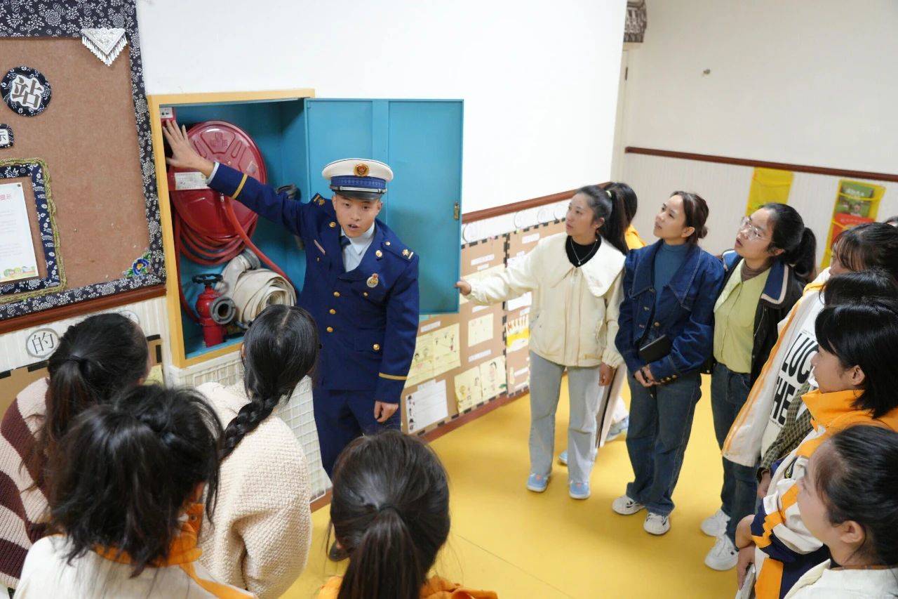 松桃實(shí)驗(yàn)幼兒園2023年秋季學(xué)期“消防演練”活動(dòng)