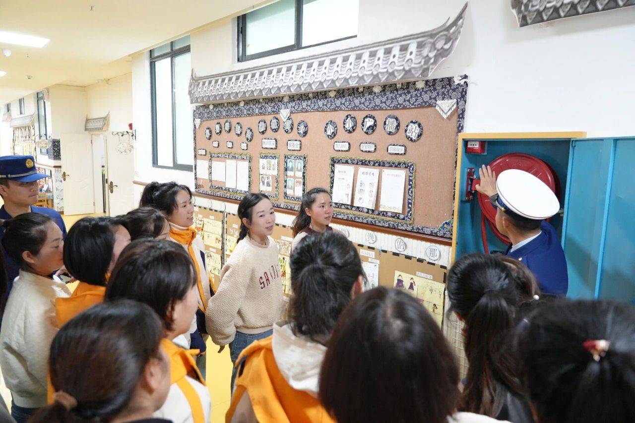 松桃實(shí)驗(yàn)幼兒園2023年秋季學(xué)期“消防演練”活動(dòng)