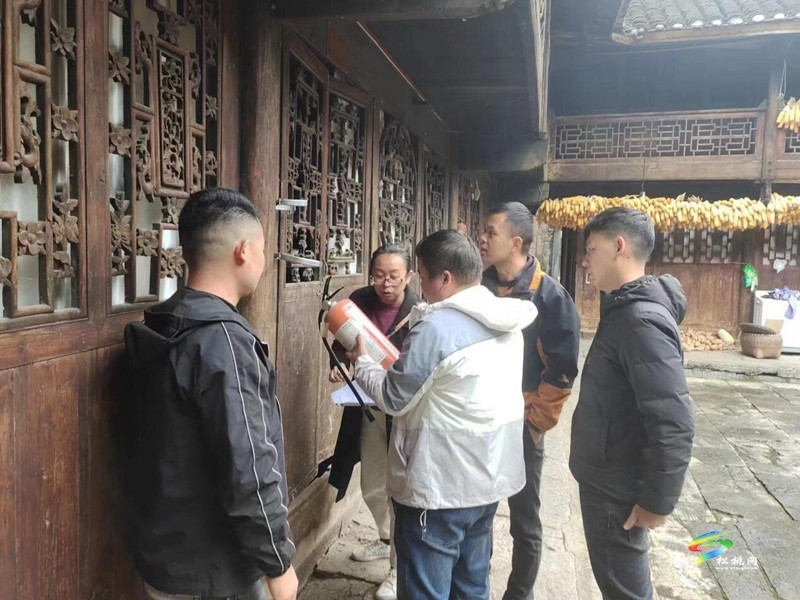 普覺鎮(zhèn)聯(lián)合開展冬季消防安全專項(xiàng)整治行動