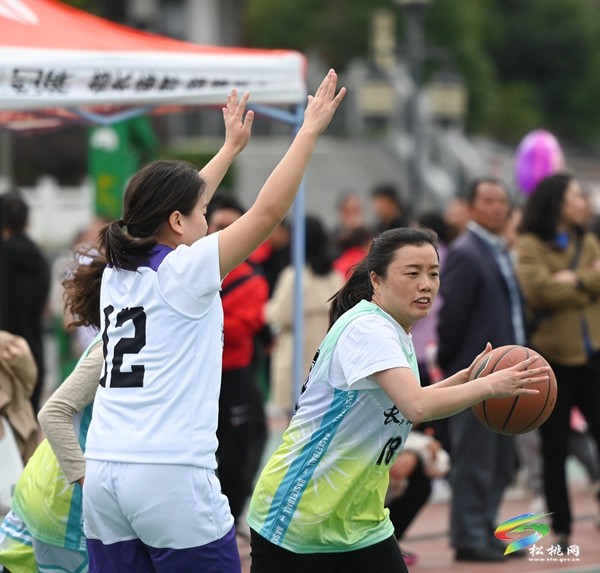 精彩！2023年松桃第一屆教職工“國壽財(cái)險杯”籃球賽火熱進(jìn)行中~