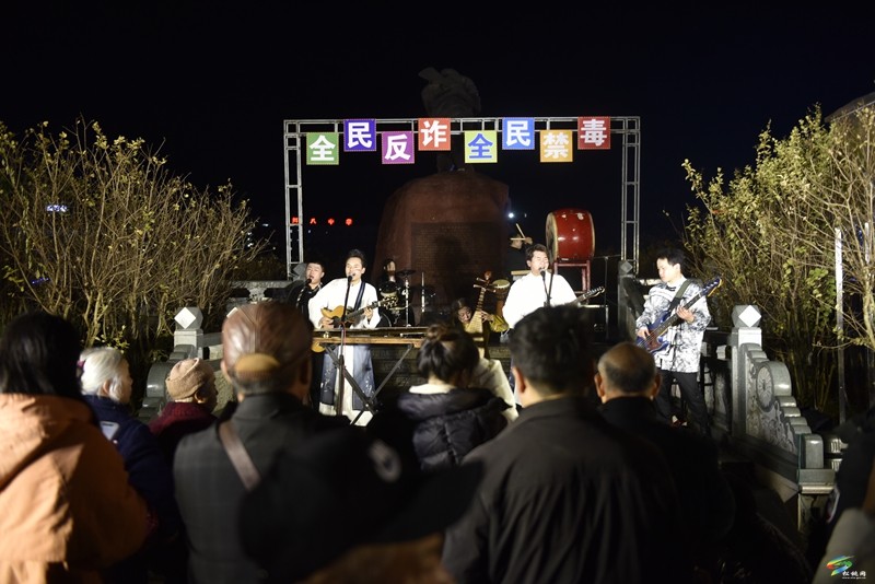松桃開展反詐禁毒“小夜市”宣傳活動(dòng)