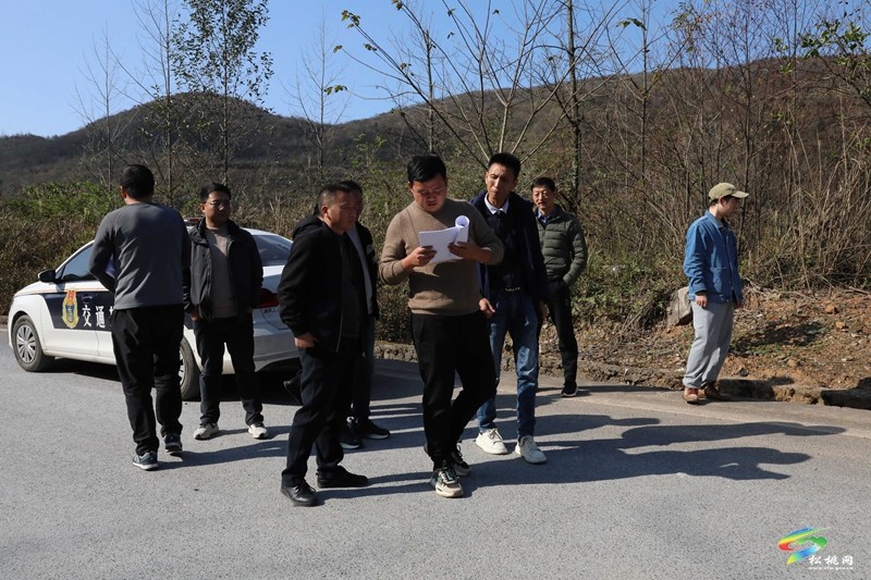 G352長(zhǎng)坪(黔湘界)至松桃公路改擴(kuò)建工程順利通過(guò)竣工驗(yàn)收