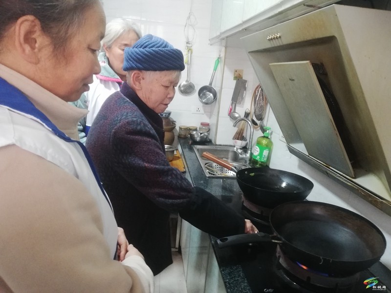 松桃開展“情感陪伴，尊老敬老”志愿活動
