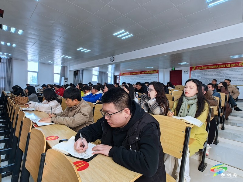 松桃舉辦政務新媒體從業(yè)人員業(yè)務培訓