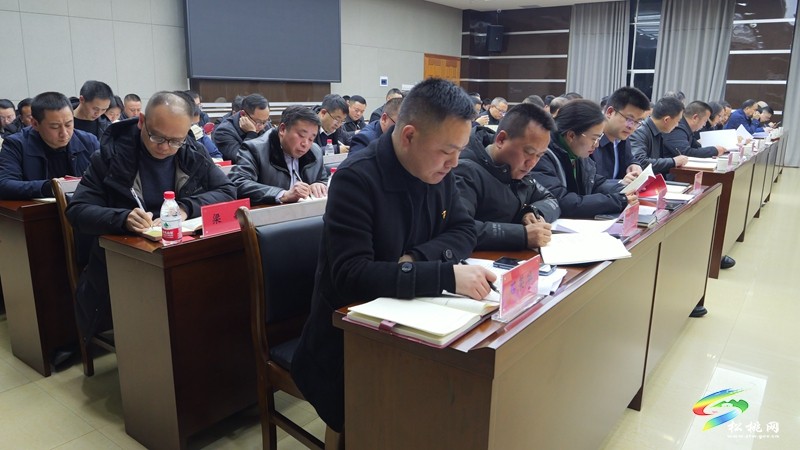 縣委常委會(huì)理論學(xué)習(xí)中心組集中學(xué)習(xí)研討?hù)邔W(xué)習(xí)貫徹習(xí)近平新時(shí)代中國(guó)特色社會(huì)主義思想主題教育調(diào)研成果交流會(huì)召開(kāi)