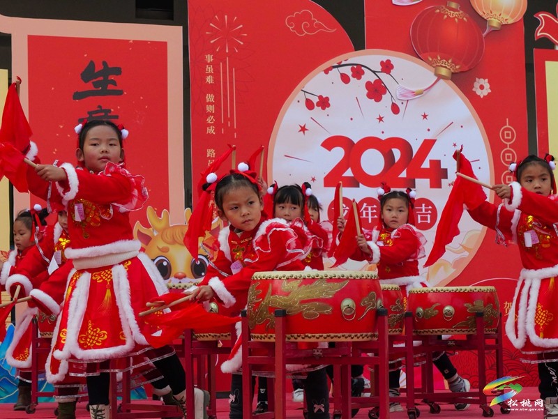 元旦來臨!縣第三幼兒園迎新年活動精彩紛呈