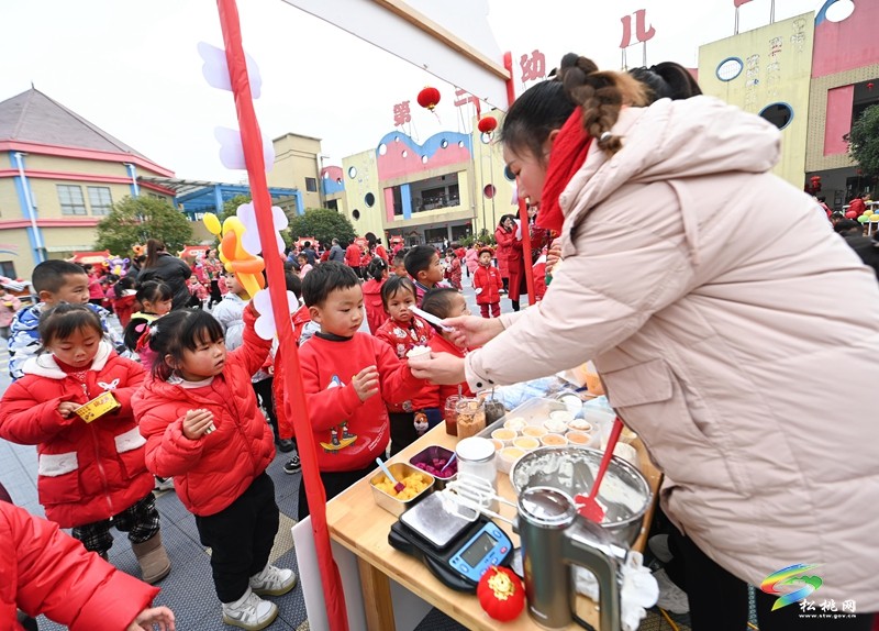 元旦來臨!縣第三幼兒園迎新年活動精彩紛呈