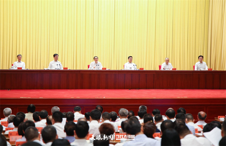 貴州省學(xué)習(xí)貫徹習(xí)近平新時代中國特色社會主義思想主題教育第一批總結(jié)暨第二批部署會議召開