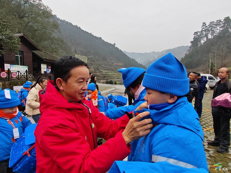 情暖苗鄉(xiāng)！松桃大灣村留守兒童收到新年禮物