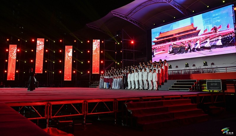 松桃民族中學(xué)慶祝建校90周年晚會今晚舉辦，彩排現(xiàn)場美圖搶先看~