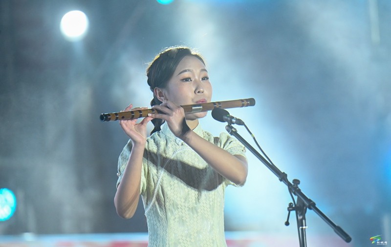 領(lǐng)航新征程?揚(yáng)帆再出發(fā) 松桃民族中學(xué)慶祝建校90周年暨2024新年文藝晚會(huì)隆重舉行