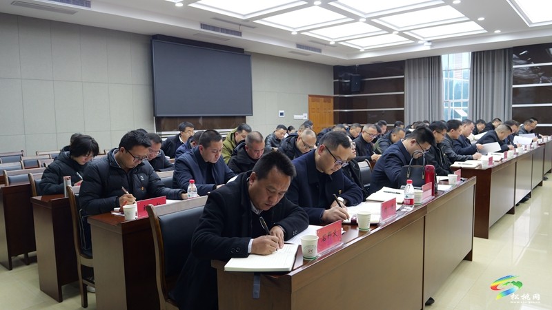 縣委常委會(huì)學(xué)習(xí)貫徹習(xí)近平新時(shí)代中國(guó)特色社會(huì)主義思想主題教育反面典型案例解剖式調(diào)研暨民主生活會(huì)會(huì)前集中學(xué)習(xí)專題研討會(huì)召開