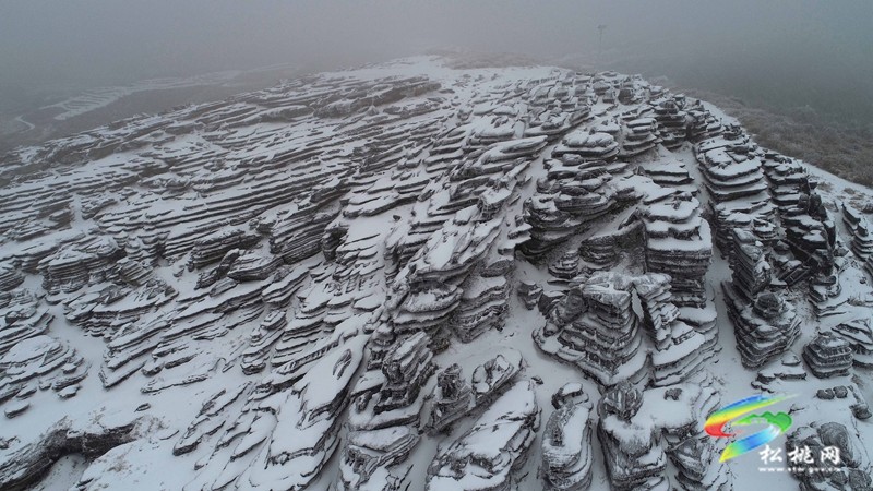 松桃：紅石林雪景美如畫