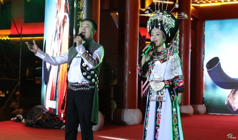 驚艷又震撼！松桃苗族非遺秀演巡游銅仁中南門