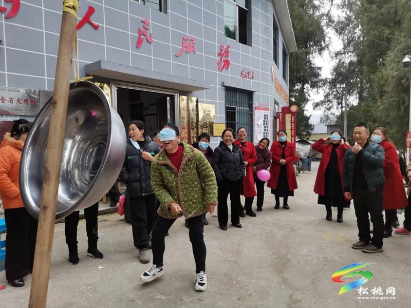 文山社區(qū)開展慶“三八”婦女節(jié)趣味文體活動