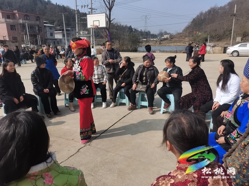 塘邊村開展慶“三八”婦女節(jié)活動