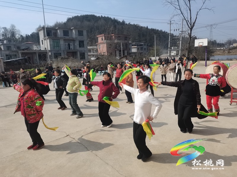 塘邊村開展慶“三八”婦女節(jié)活動