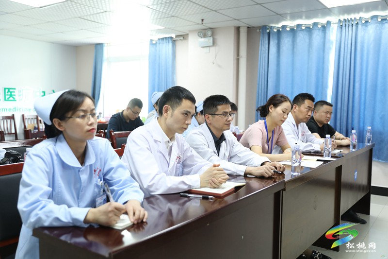 縣人民醫(yī)院舉行“美國心臟協(xié)會心血管急救培訓中心”揭牌儀式暨“組團式”幫扶工作座談會