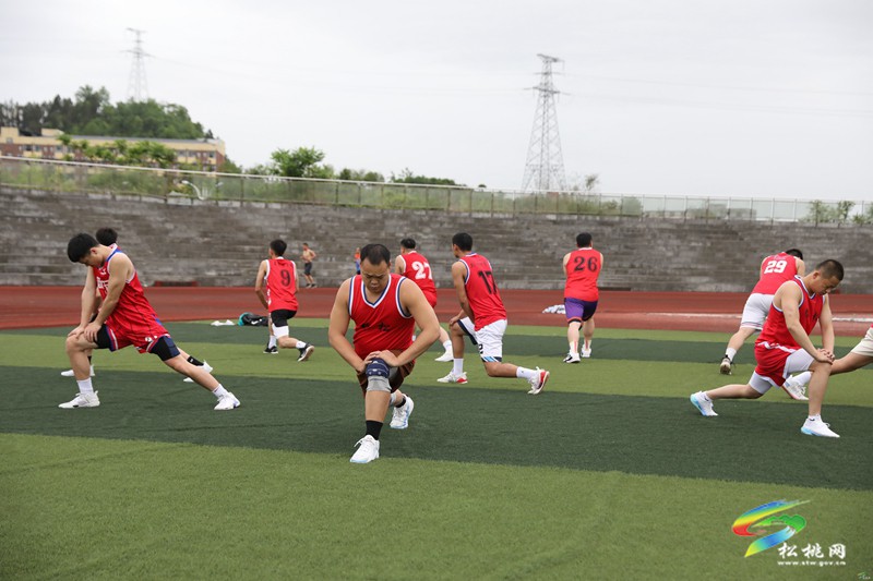 代表銅仁市參賽！松桃籃球隊全力備戰(zhàn)貴州“村BA”