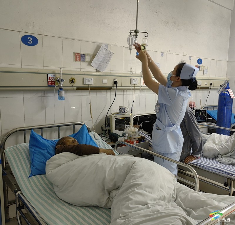 【五一我在崗】松桃醫(yī)務人員值班值守堅守群眾健康