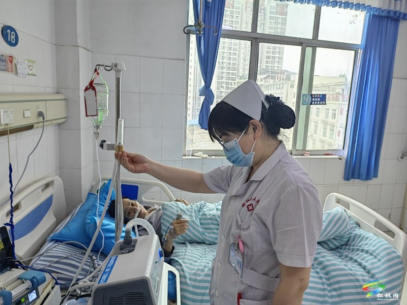 【五一我在崗】松桃醫(yī)務人員值班值守堅守群眾健康