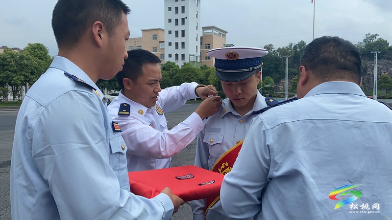縣消防救援大隊舉行夏季消防員退出歡送儀式